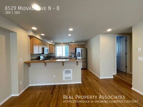 8529 Midvale Ave N in Seattle, WA - Building Photo - Building Photo
