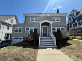 20 Bellevue St, Unit 1 in Medford, MA - Building Photo