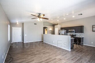4650 S Greythorne Way in Chandler, AZ - Building Photo - Building Photo