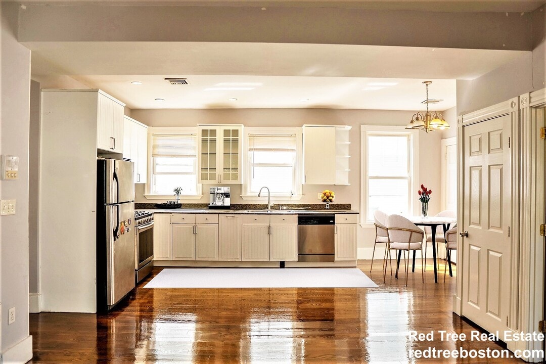 17 Parker Hill Ave in Boston, MA - Building Photo