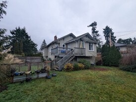 4012 Grange Rd in Victoria, BC - Building Photo