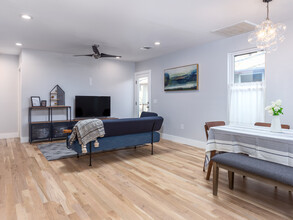1405 Holly St in Austin, TX - Building Photo - Building Photo