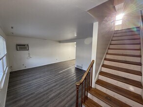 604 Manor Dr in Iowa City, IA - Building Photo - Building Photo