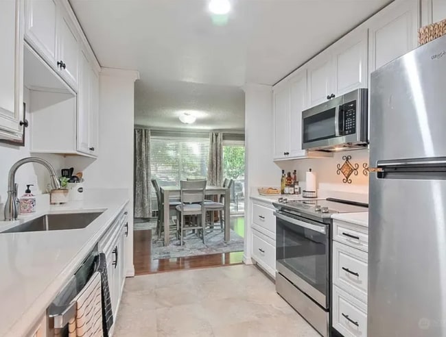 property at 2015 SW 318th Pl