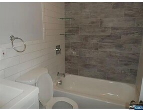 209 Avenue F in Bayonne, NJ - Building Photo - Building Photo
