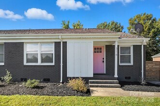 316 Hollis Rd in Charlotte, NC - Building Photo - Building Photo