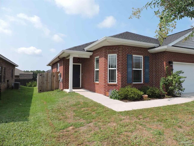 5643 Vendome Ct in Milton, FL - Building Photo - Building Photo