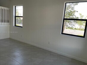 212 SW 159th Ter in Pembroke Pines, FL - Foto de edificio - Building Photo