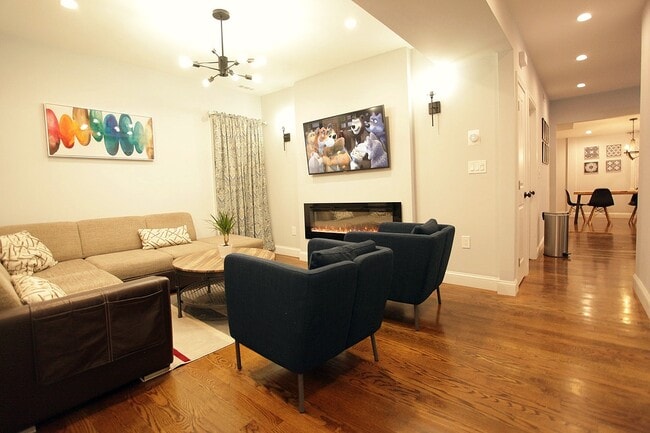 289 Main St, Unit Everett #3