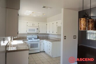 3801 Rainier Ct in Bakersfield, CA - Building Photo - Building Photo