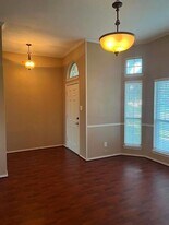 8801 Creekside Dr in Rowlett, TX - Building Photo