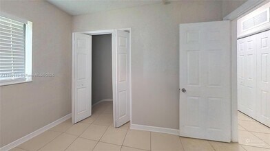 2411 SW 5th Pl in Fort Lauderdale, FL - Building Photo - Building Photo