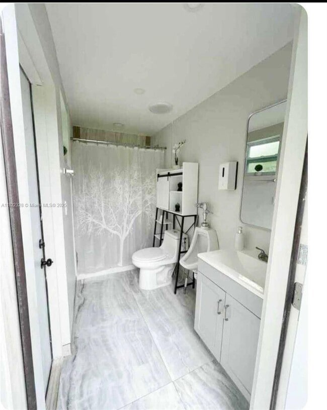 23105 SW 122nd Ave in Miami, FL - Building Photo - Building Photo
