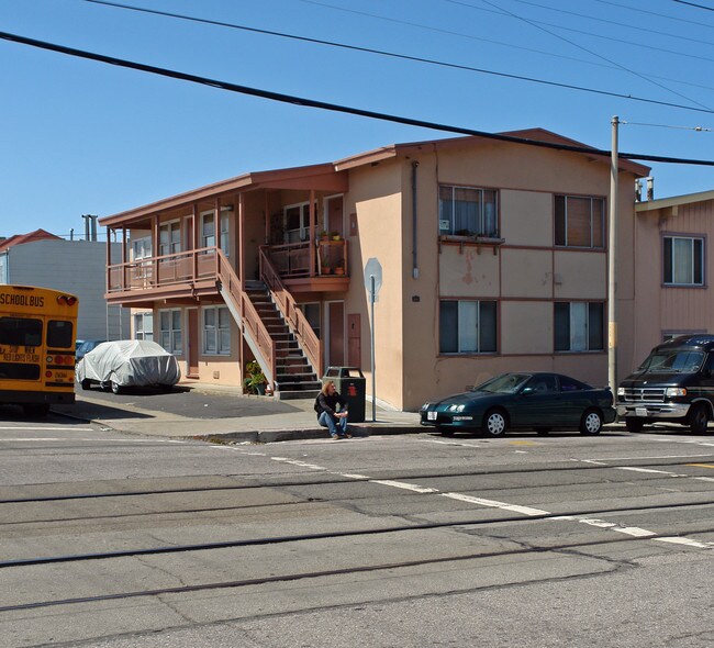 3201 Taraval St in San Francisco, CA - Foto de edificio - Building Photo