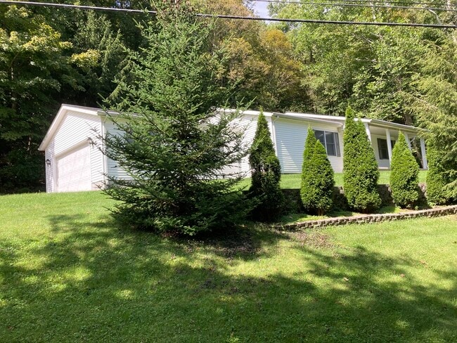 6125 Green Branch Rd in Guysville, OH - Foto de edificio - Building Photo