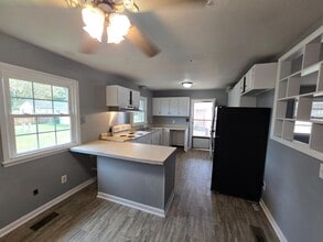 1305 Berkshire Rd in Fayetteville, NC - Building Photo - Building Photo