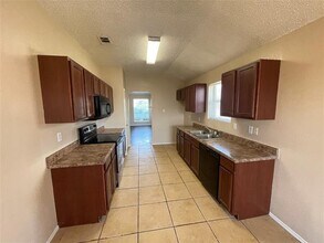 1502 Parrot Ct in Desoto, TX - Building Photo - Building Photo