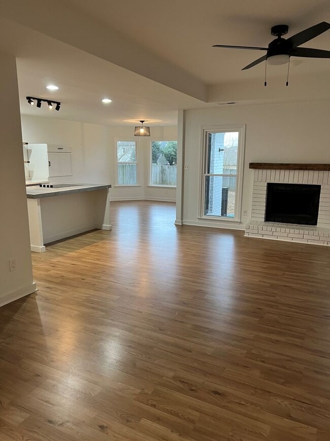 319 Meadow Way Cove