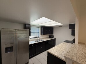 851 Mecca Dr in Sarasota, FL - Foto de edificio - Building Photo
