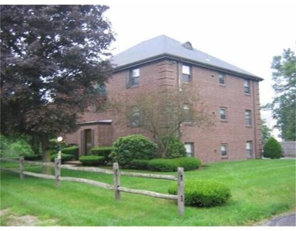 31 Townsend St in Abington, MA - Building Photo