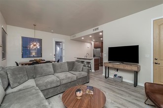 10055 N 142nd St-Unit -1300 in Scottsdale, AZ - Building Photo - Building Photo