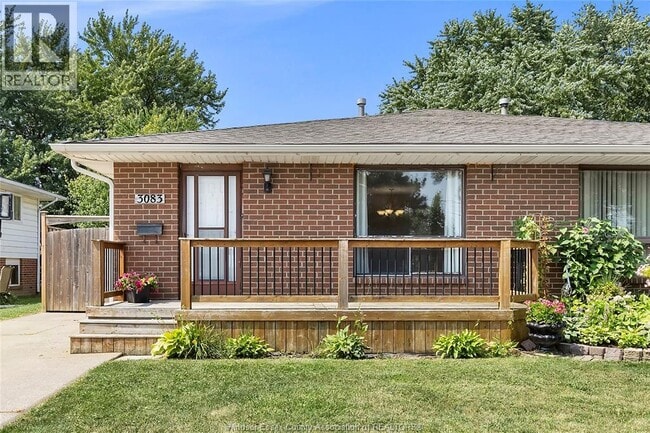 property at 3083 Jefferson Blvd