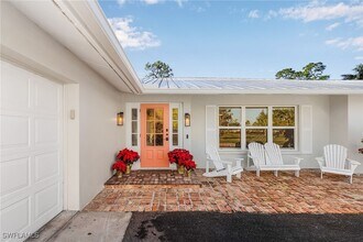 2950 Coach House Ln in Naples, FL - Building Photo - Building Photo