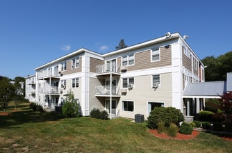 Thamesview Apartments in Norwich, CT - Foto de edificio - Building Photo
