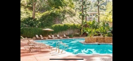2700 Cahuenga Blvd E-Unit -2112 in Los Angeles, CA - Building Photo - Building Photo
