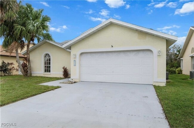 3282 Sabal Springs Blvd in North Fort Myers, FL - Building Photo - Building Photo