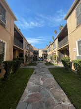 501 S Normandie Ave in Los Angeles, CA - Building Photo - Building Photo