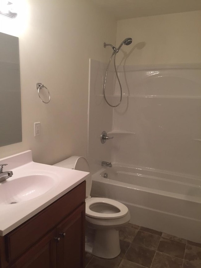 875 American Greeting Card Rd, Unit f in Corbin, KY - Building Photo - Building Photo