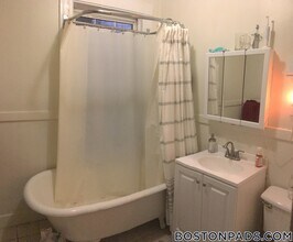 157 Summer St, Unit 8F in Somerville, MA - Foto de edificio - Building Photo