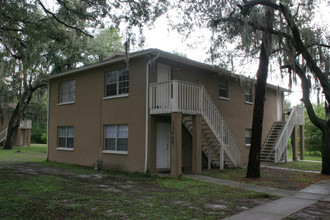 Palm Tree Apartments in Tampa, FL - Building Photo - Building Photo