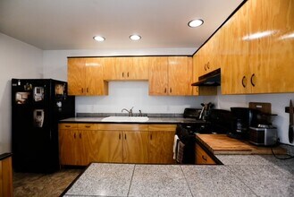 196 1st St, Unit Apt 1 in Troy, NY - Building Photo - Building Photo