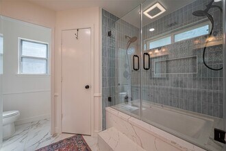 2831 Thorne Creek Ln in Houston, TX - Building Photo - Building Photo