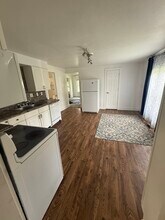 901 S Kalamazoo Ave in Marshall, MI - Building Photo - Building Photo