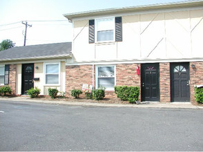 Chatham II Apartments in Charlotte, NC - Building Photo - Building Photo