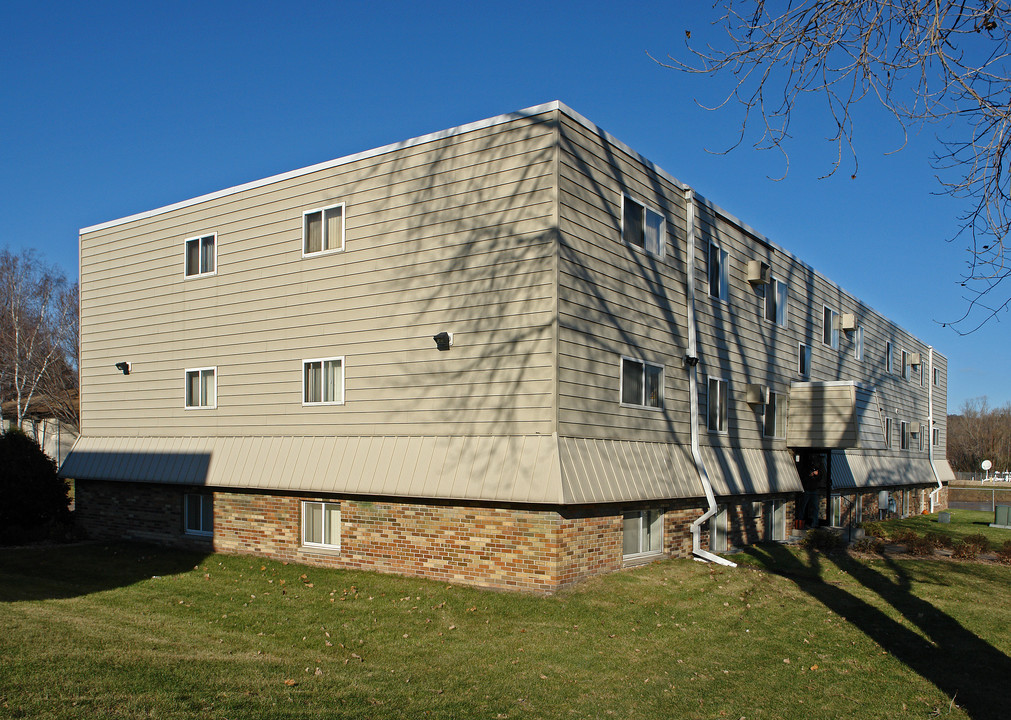 Newport Ponds Apartments in Newport, MN - Building Photo