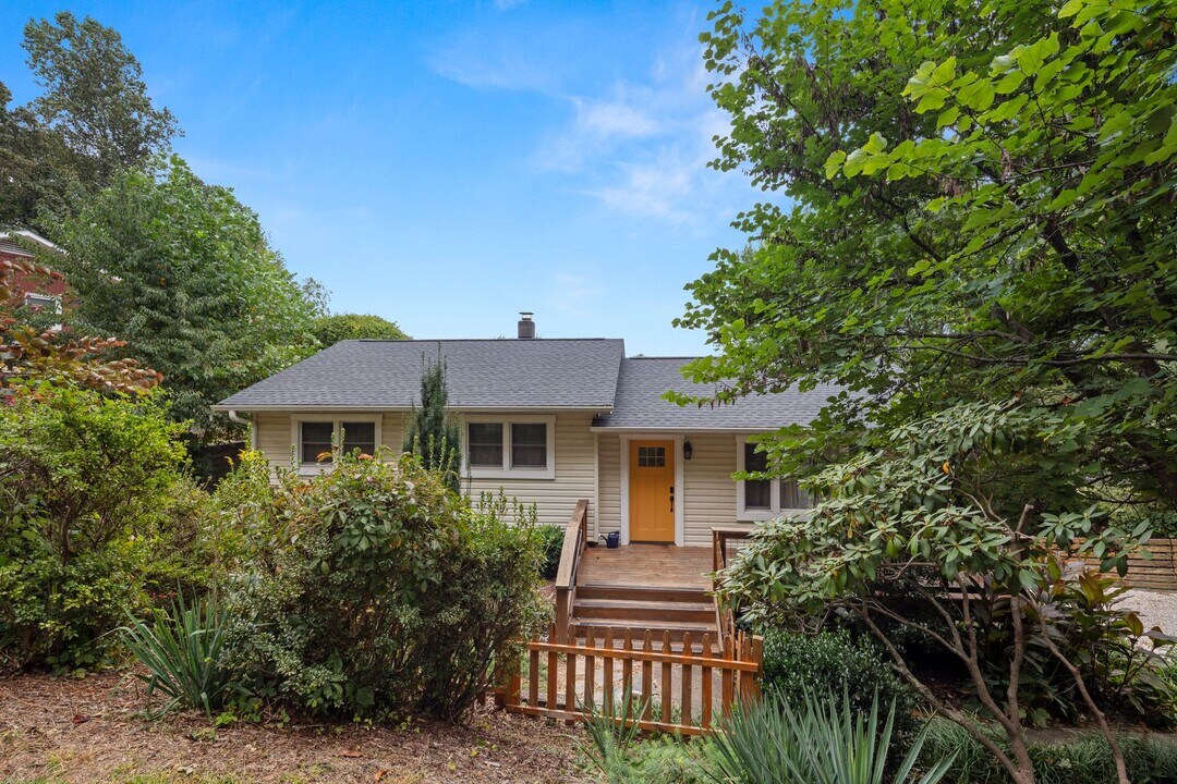 194 Stradley Mountain Rd in Asheville, NC - Building Photo
