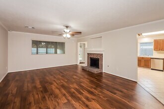 3827 Cyril Dr in Humble, TX - Building Photo - Building Photo
