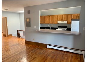 89 E Brookline St, Unit 4 in Boston, MA - Building Photo