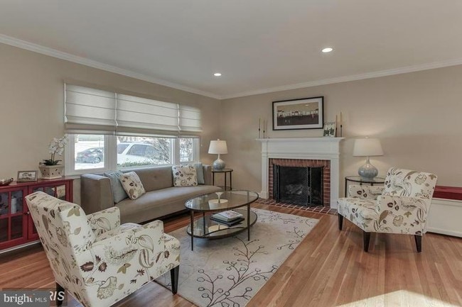 property at 1334 Mayflower Dr