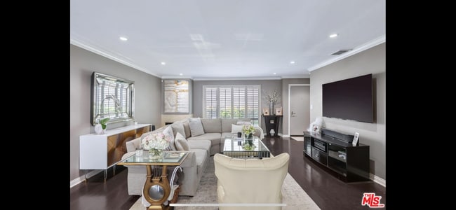 property at 1044 10th St