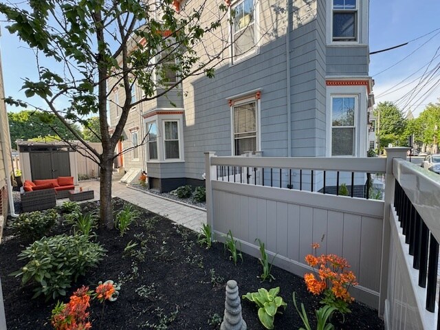 91 Gray St, Unit 1 in Portland, ME - Foto de edificio