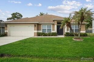 820 Mountbatten Ln in Kissimmee, FL - Building Photo