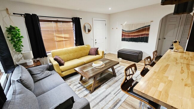 1752 14th Ave S in St. Petersburg, FL - Foto de edificio - Building Photo