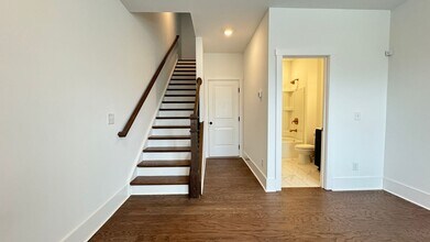 1585 Layton Ln NW in Atlanta, GA - Foto de edificio - Building Photo