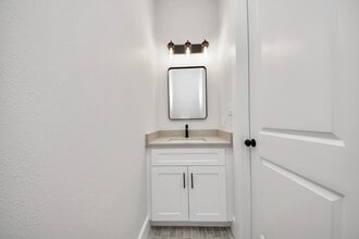 8306 Comal St in Houston, TX - Building Photo - Building Photo