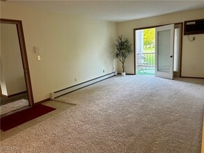 7404 Eisenhower Dr in Youngstown, OH - Building Photo - Building Photo